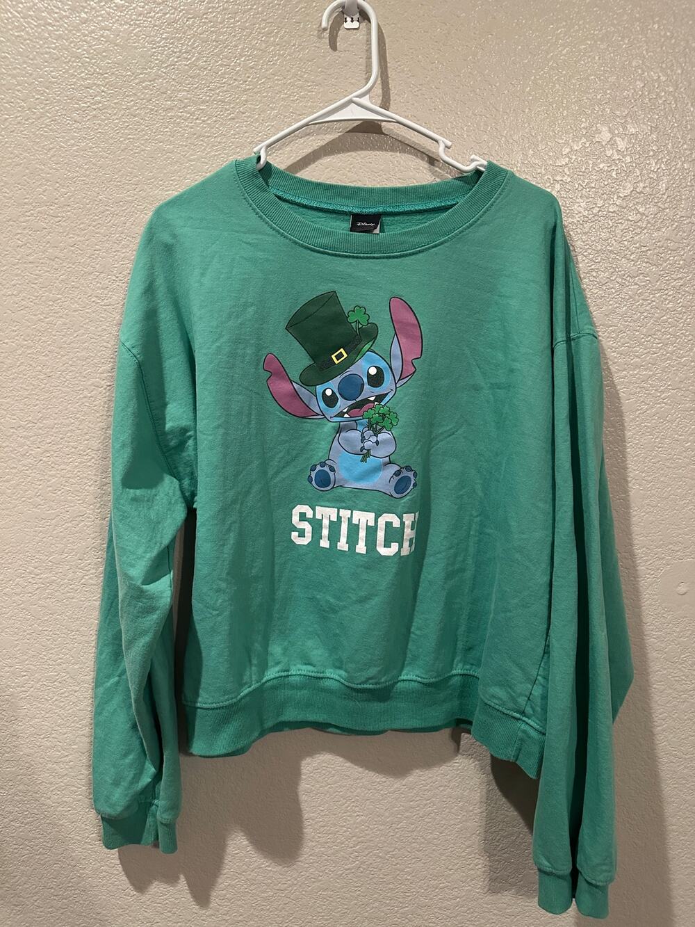 Disney Lilo & Stitch St. Patrick's Day Shamrock Green crewneck sweatshirt XL
